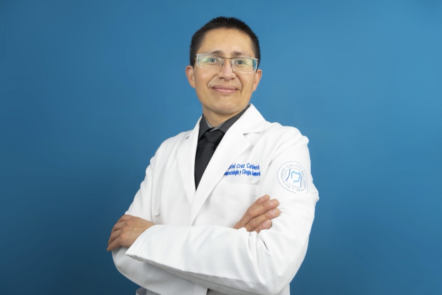 Dr. Uriel Cruz Calderón